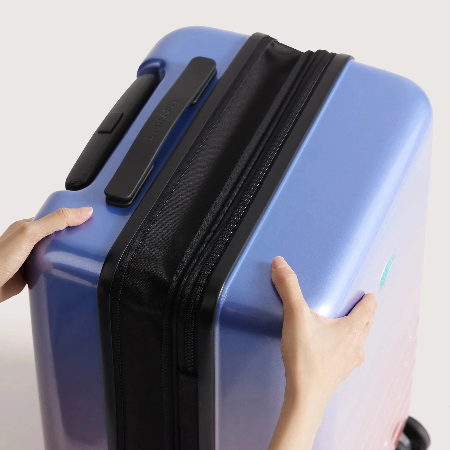 Getaway 20" Carry-On BAGSMART