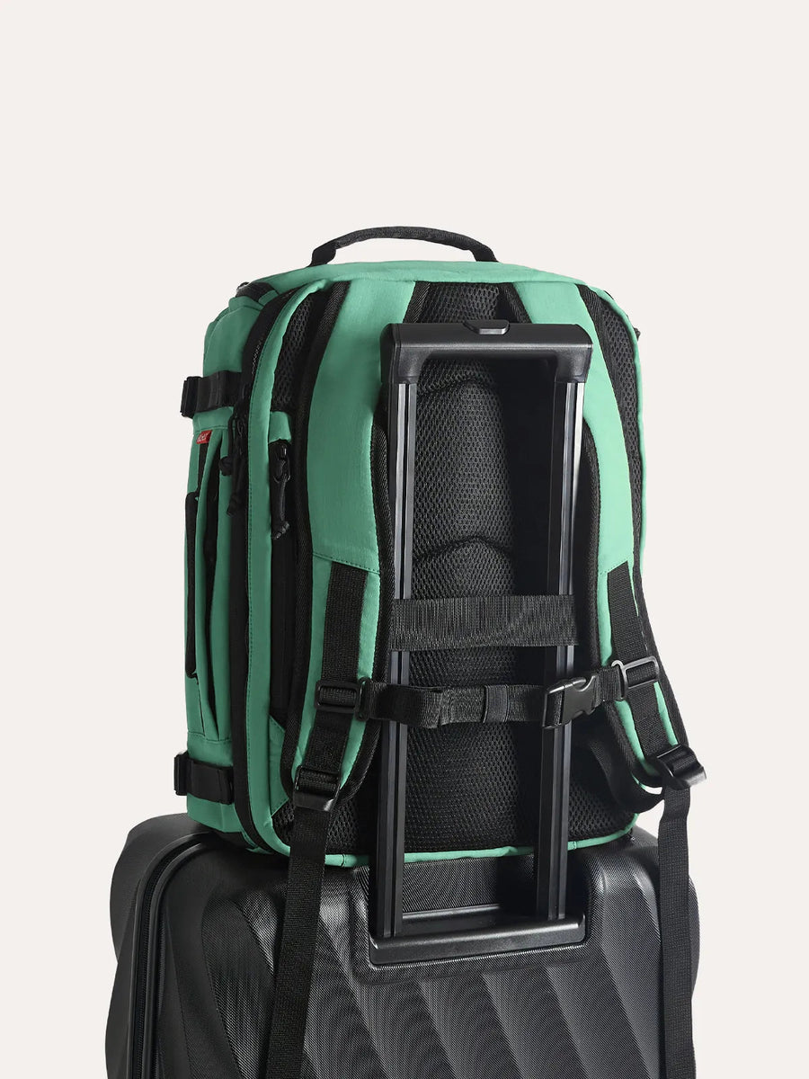 Blast 38L Mesh Travel Backpack BAGSMART
