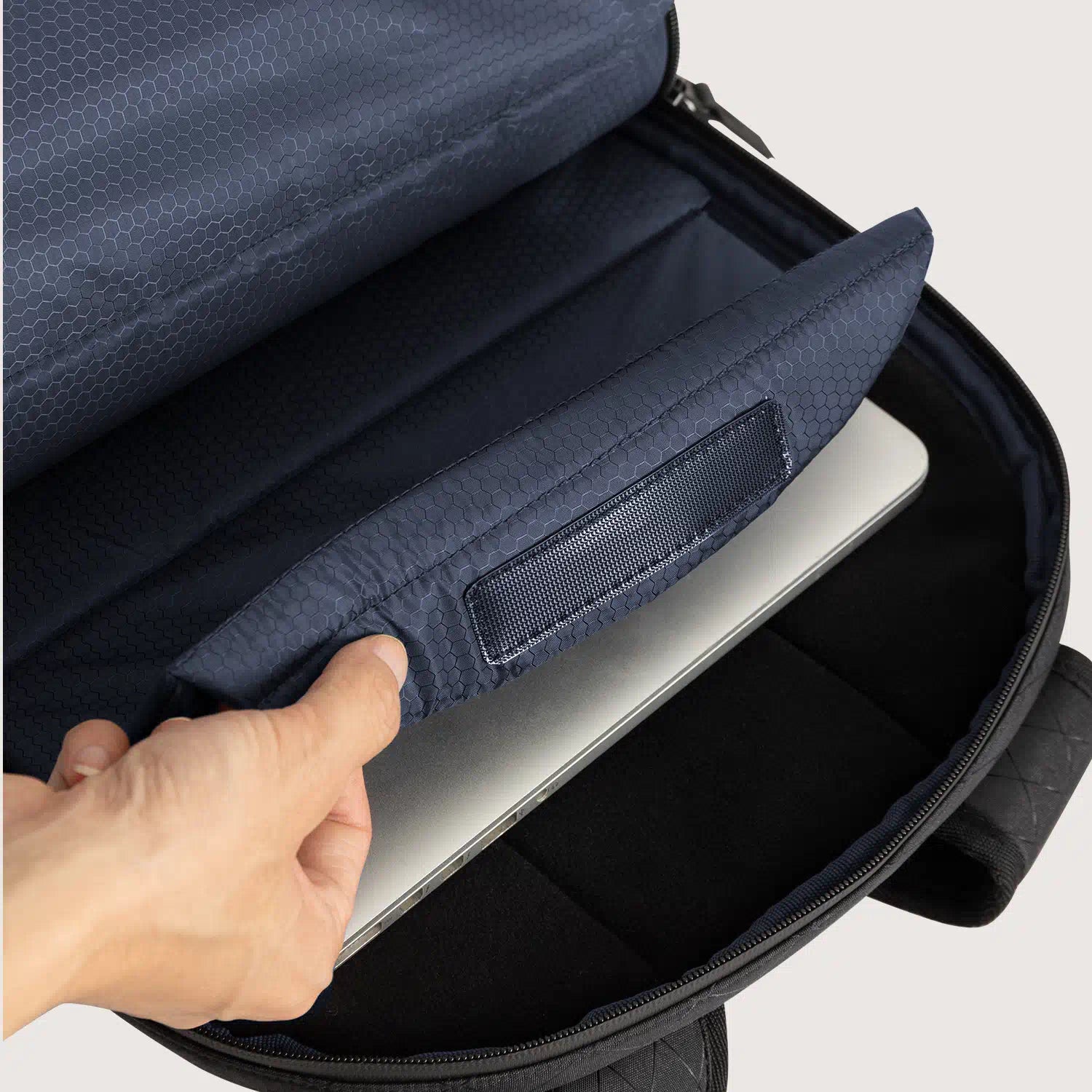 Dense 24L Urban Pack BAGSMART